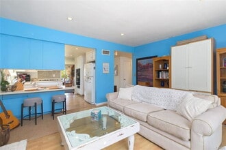 Building Photo - 3068 Zell Dr