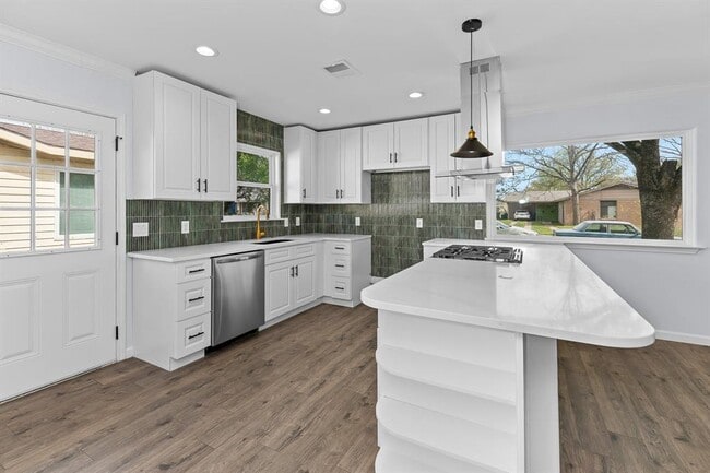 Building Photo - 1307 Yorkshire Dr
