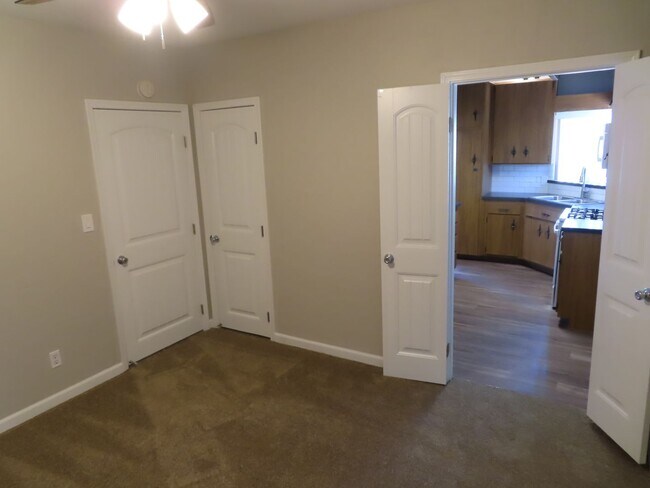 Building Photo - Three Bedroom House with Huge Bonus Room