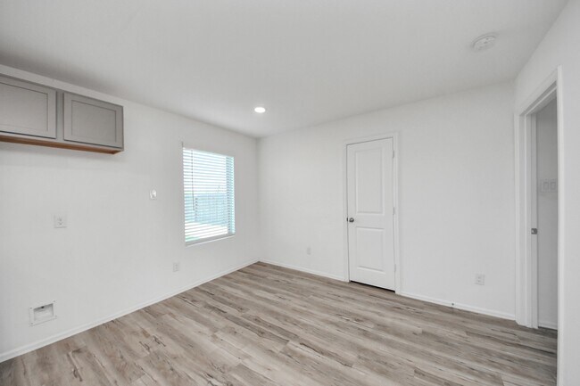Building Photo - 4307 Palmetto Grv Ln
