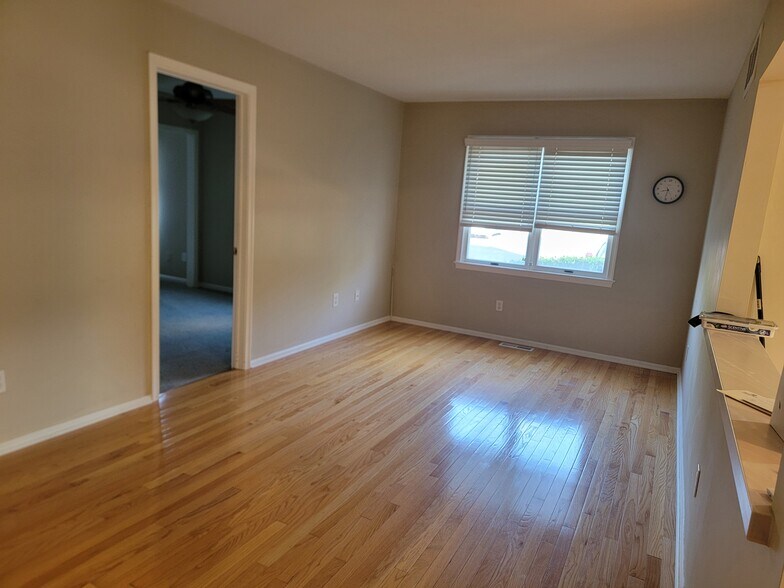 Family Room - 1417 Kathleen Ct