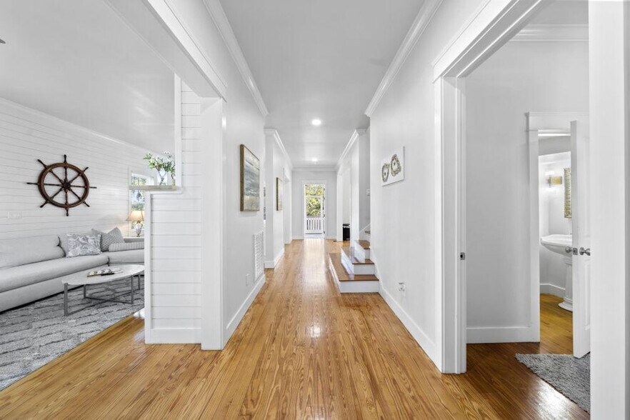 Building Photo - 15 Meeting St