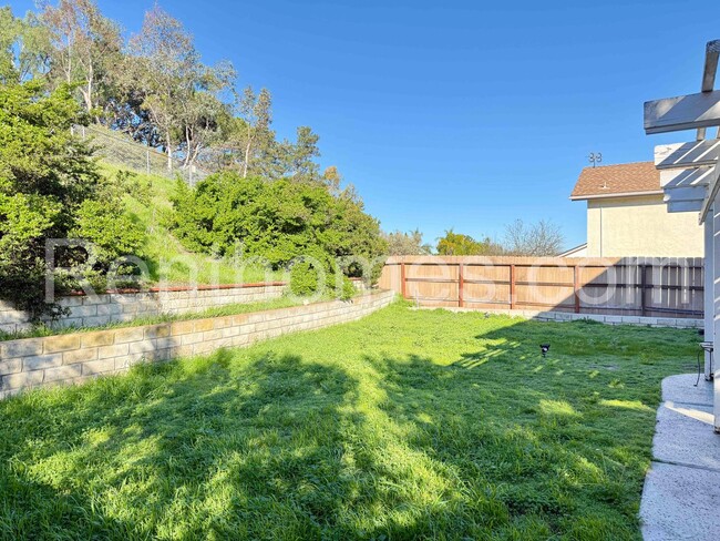 Building Photo - 371 Compass Rd