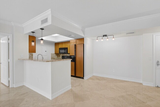 Building Photo - 99 SE Mizner Blvd