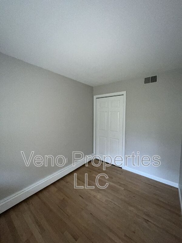 Building Photo - 9/11/13-13 Village Dr