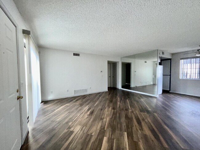 Building Photo - Gated community with a pool, 2 bed 1 bath $975 rent.