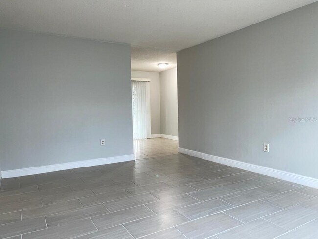 Building Photo - 5325 Curry Ford Rd