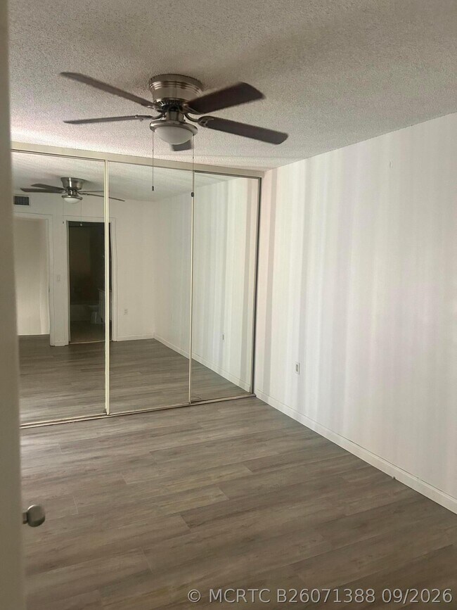 Building Photo - 804 Blue Ridge Cir