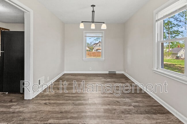 Building Photo - 3314 Franklin St