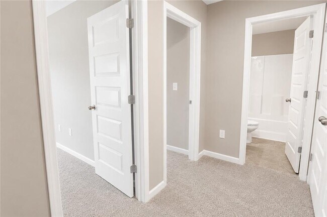 Building Photo - 100 Squarewood Ln NW