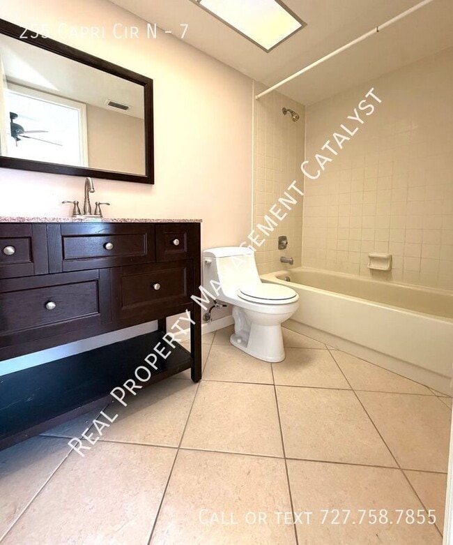 Building Photo - 255 Capri Cir N