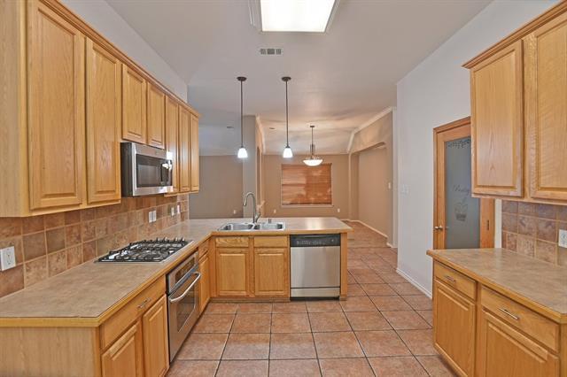 Building Photo - 1073 Red Hawk Dr