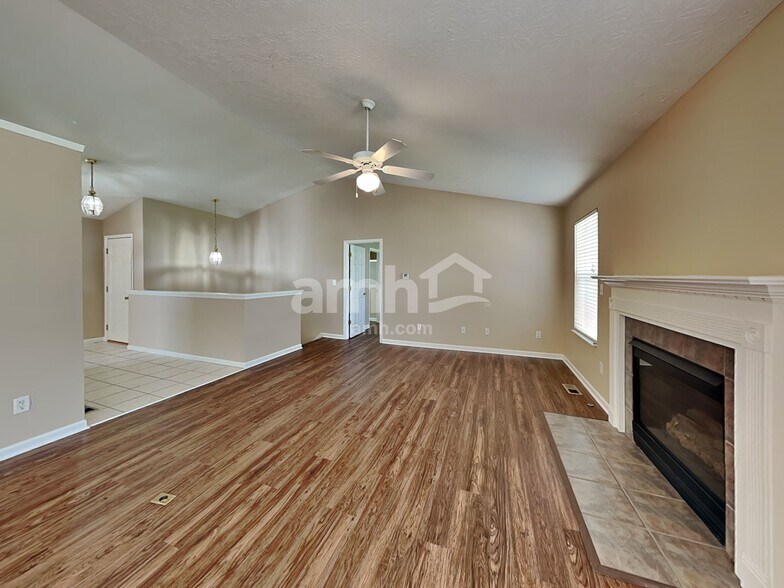 Building Photo - 300 Water Ridge Ct