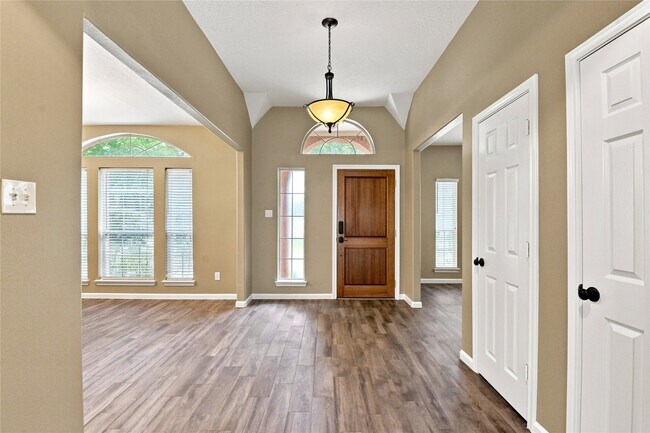 Building Photo - 5419 Teakwood Ln