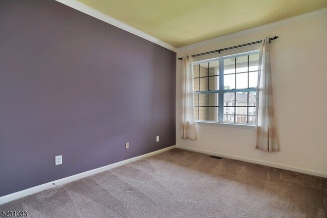 Building Photo - 13 Taft Ln