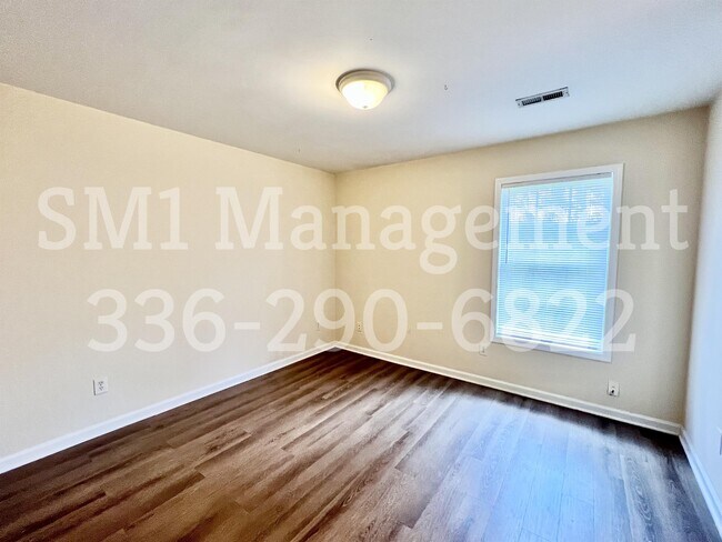 Building Photo - 121 Thomas St