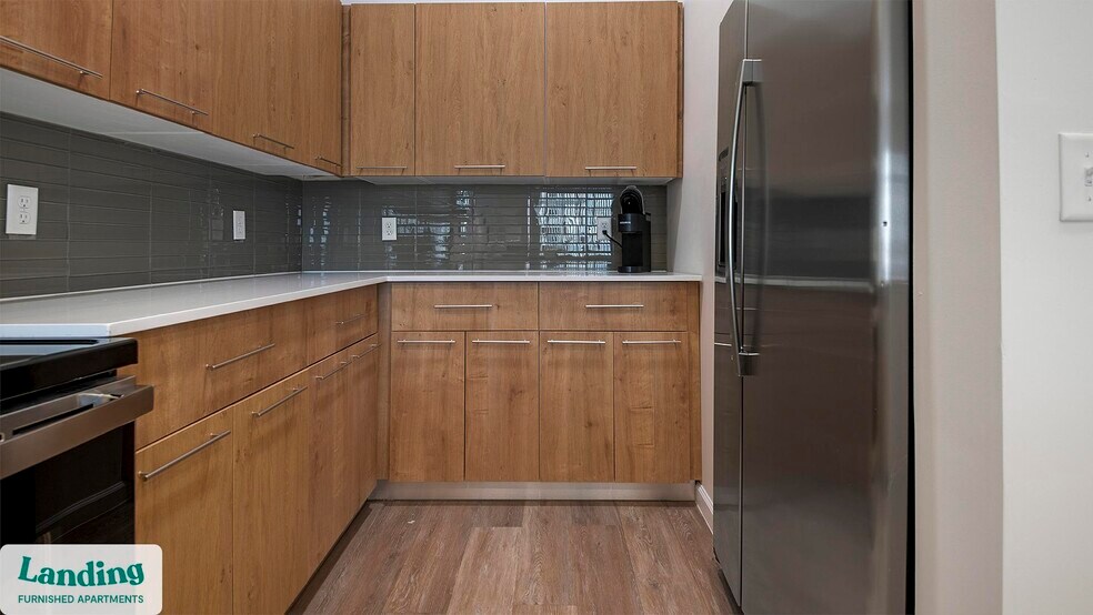 Building Photo - 5256 International Dr