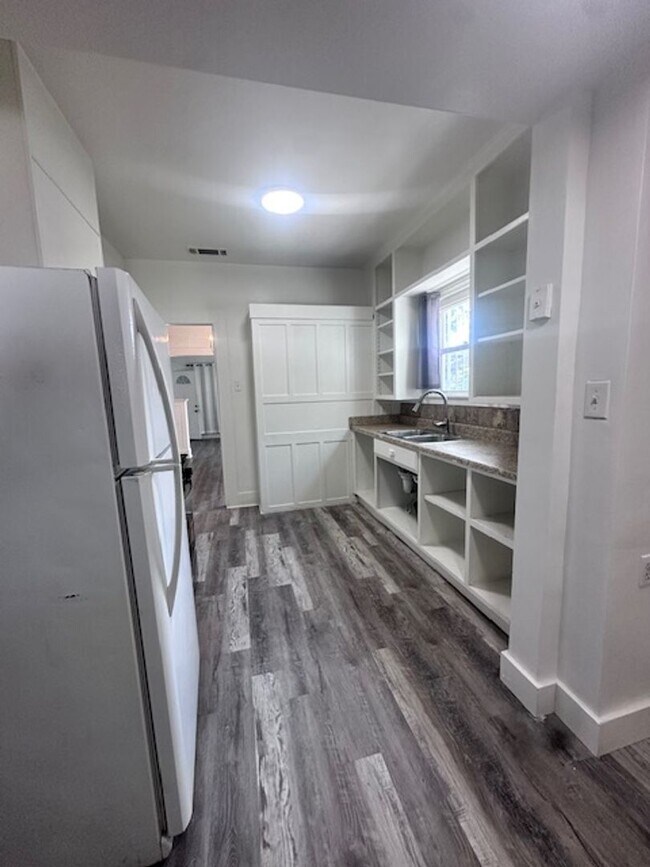 Building Photo - Charming 3 Bed / 1 Bath Home in the Heart of the Tower District