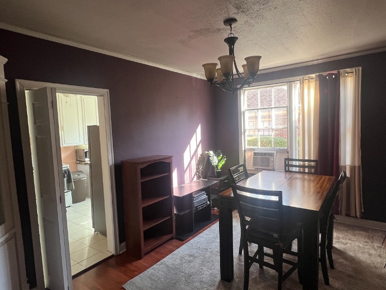 Building Photo - 219 S Panama St