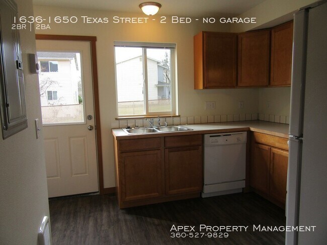 Building Photo - Central Bellingham - Eureka Townhomes