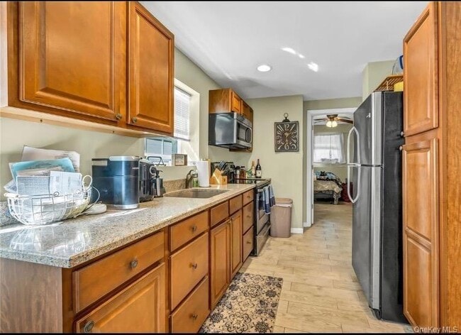 Building Photo - 50 E Beach Promenade