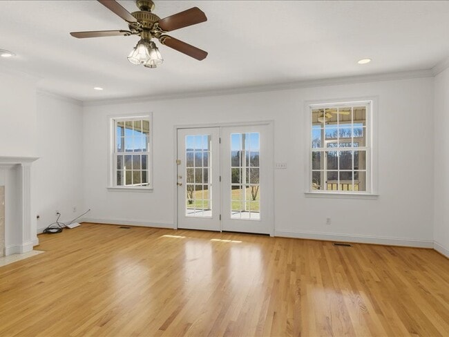 Building Photo - 5320 Baumgardner Rd