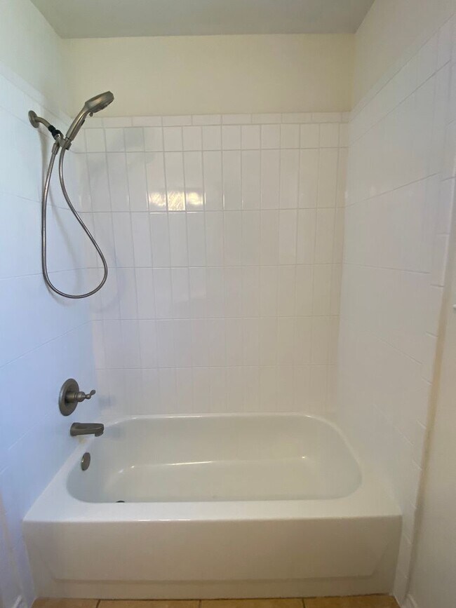 Building Photo - 4 BEDROOM IN RED ROCK, BELTON ISD