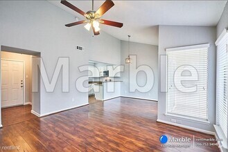 Building Photo - 2 br, 1 bath Condo - 10075 Westpark Dr Apt 17