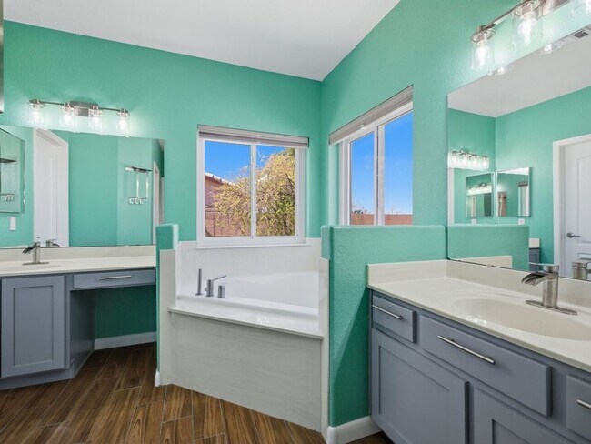 Building Photo - 8647 E Bullrider Pl