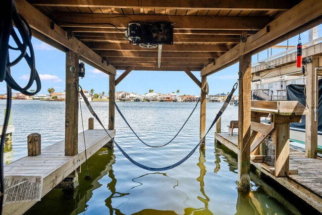 Building Photo - 15406 Gun Cay Ct