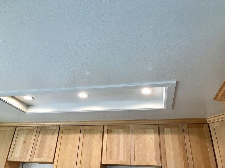 Building Photo - 515 Semple St