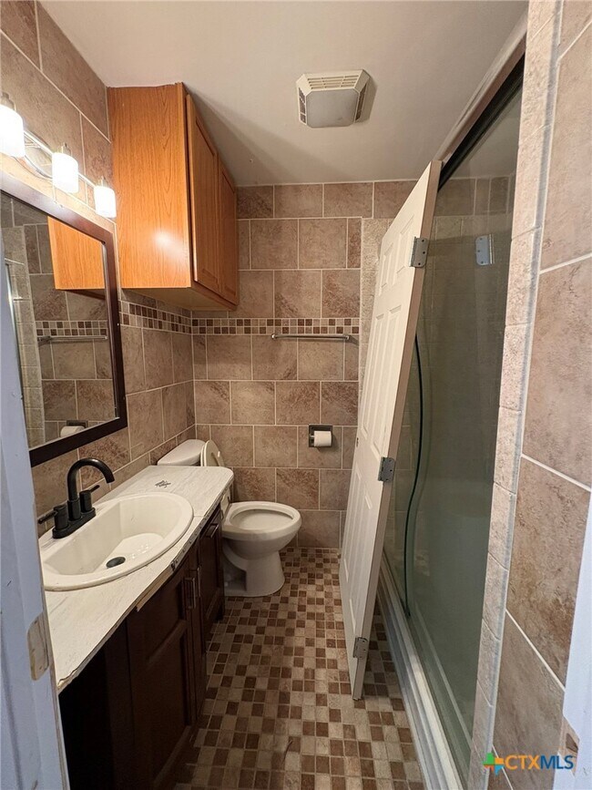 Building Photo - 1313 Elia St