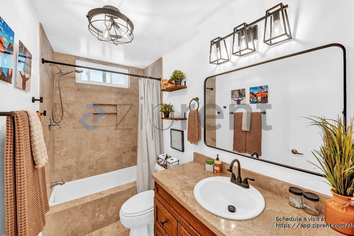 Building Photo - 2884 Sawtelle Blvd