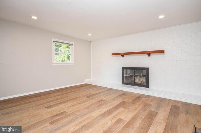 Building Photo - 4805 Willet Dr
