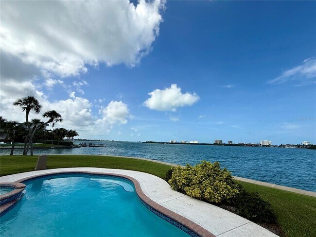 Building Photo - 376 W Royal Flamingo Dr