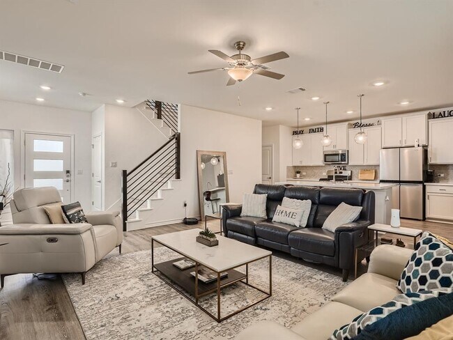 Building Photo - 2909 Bronx Dr