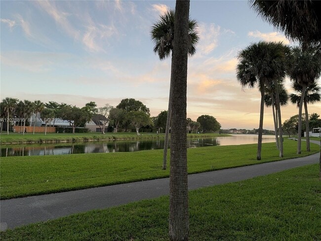 Building Photo - 10441 Mahogany Key Cir