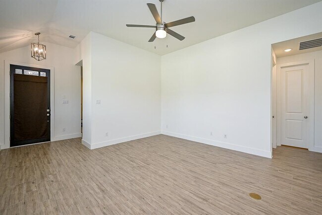 Building Photo - 18402 Mesquite Flts Trl