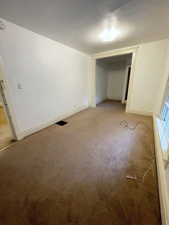 Building Photo - 1220 Prospect St