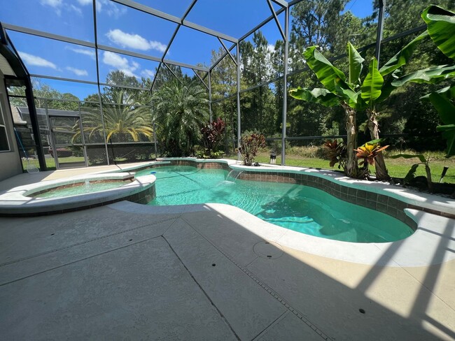 Building Photo - Beautiful 5 Bed 4 Bath Pool Home in the gu...