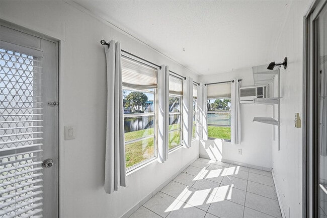 Building Photo - 451 Monaco J