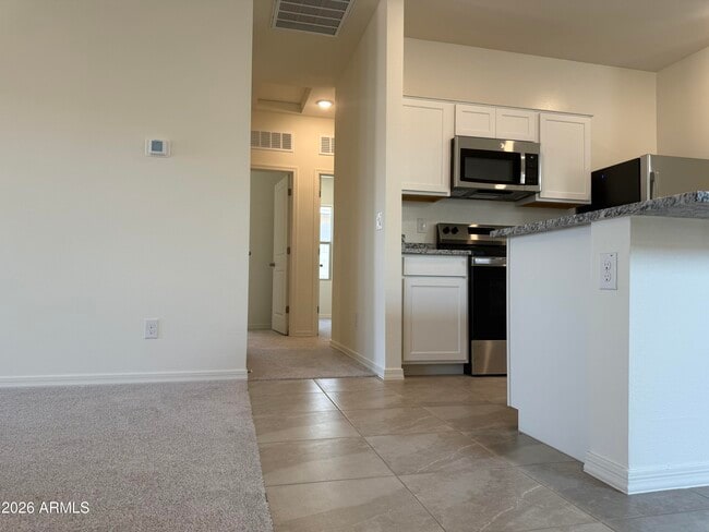 Building Photo - 2370 Steer Dr