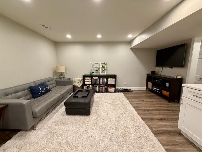 Building Photo - Stunning 3-Bedroom/2-Bathroom Townhouse in Perkasie! Available Mid July!