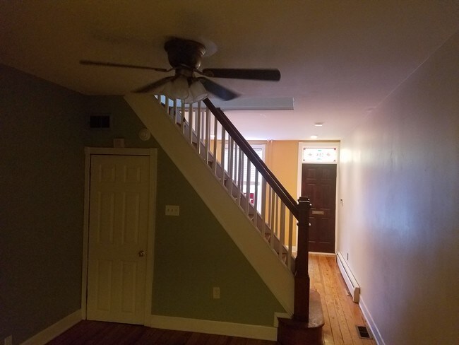 Building Photo - 413 Gittings St