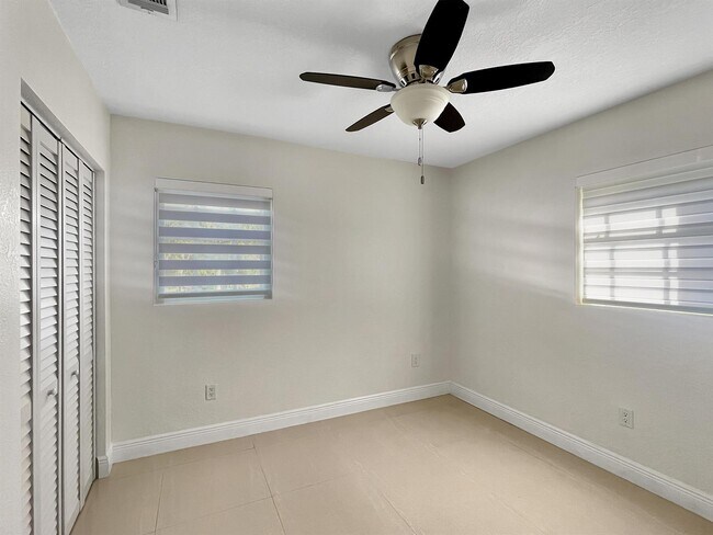 Building Photo - 17621 NW 47th Ct