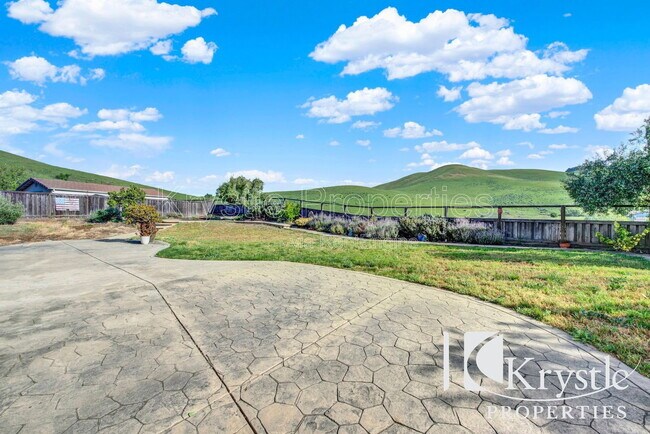 Building Photo - 3050 Blue Sky Ct