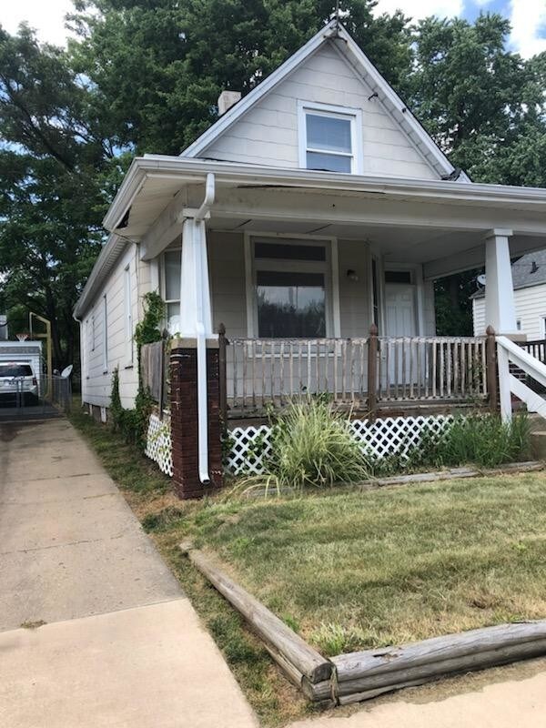 Primary Photo - 721 E McClure Ave