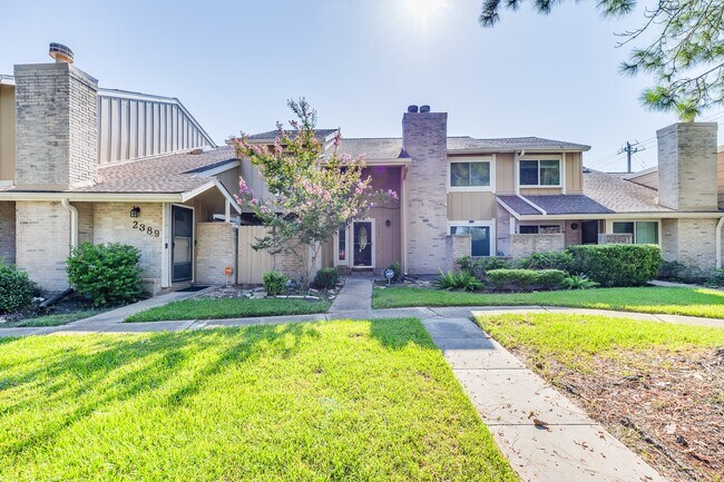 Primary Photo - 2391 Crescent Park Dr