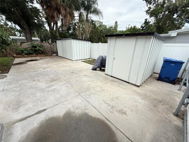 Building Photo - 4394 Pompano Dr SE