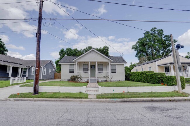 Building Photo - 1033 N Hampton Ave